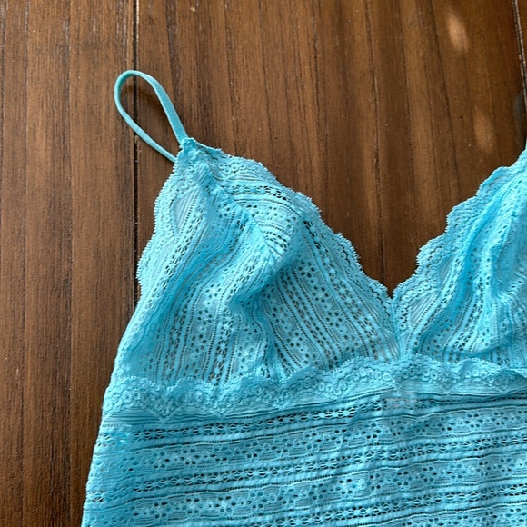 Delicates sleepwear top medium - Picture 2 of 4